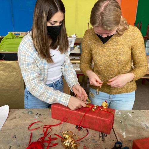 Verpacken der Geschenke